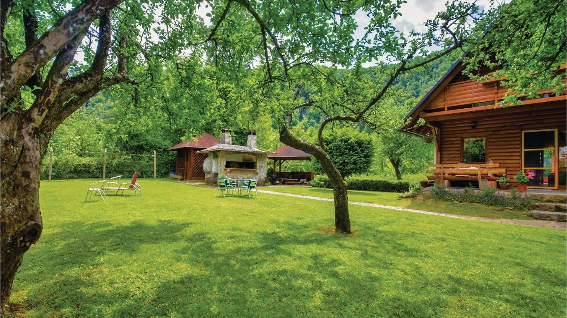 3 Bedroom Lovely Home In Blazevci Holiday home